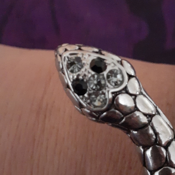 Silver Snake wrap bracelet - Picture 4 of 4